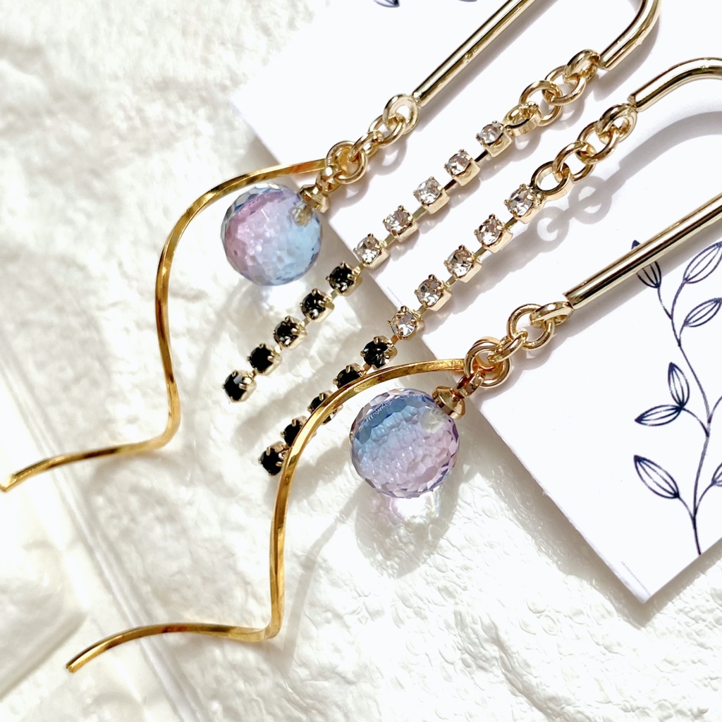 大人可愛いキラキラロング耳飾りﾟ･*:.｡❁