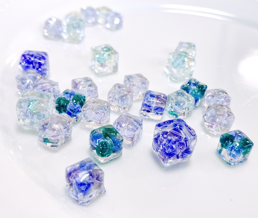 【Sサイズ】溶けだしそうな氷の耳飾り໒꒱·̩͙