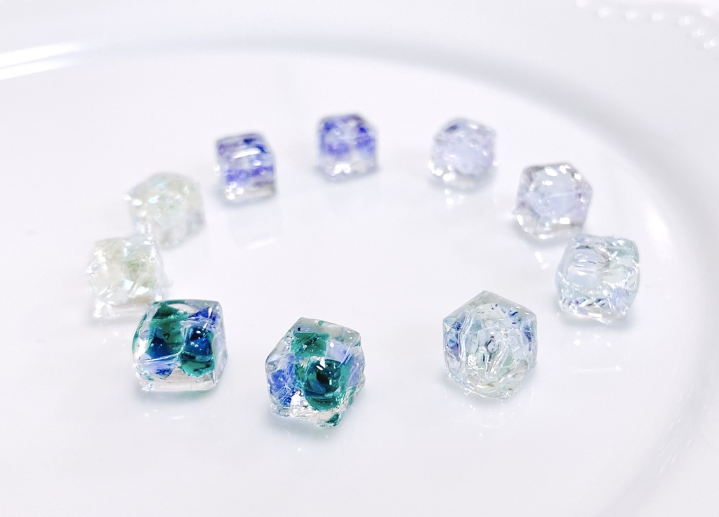 【Sサイズ】溶けだしそうな氷の耳飾り໒꒱·̩͙