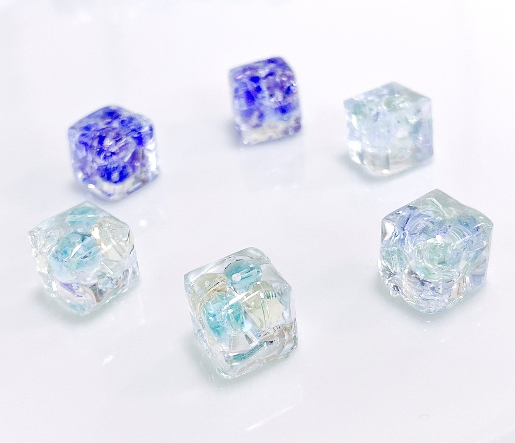 【Mサイズ】溶けだしそうな氷の耳飾り໒꒱·̩͙