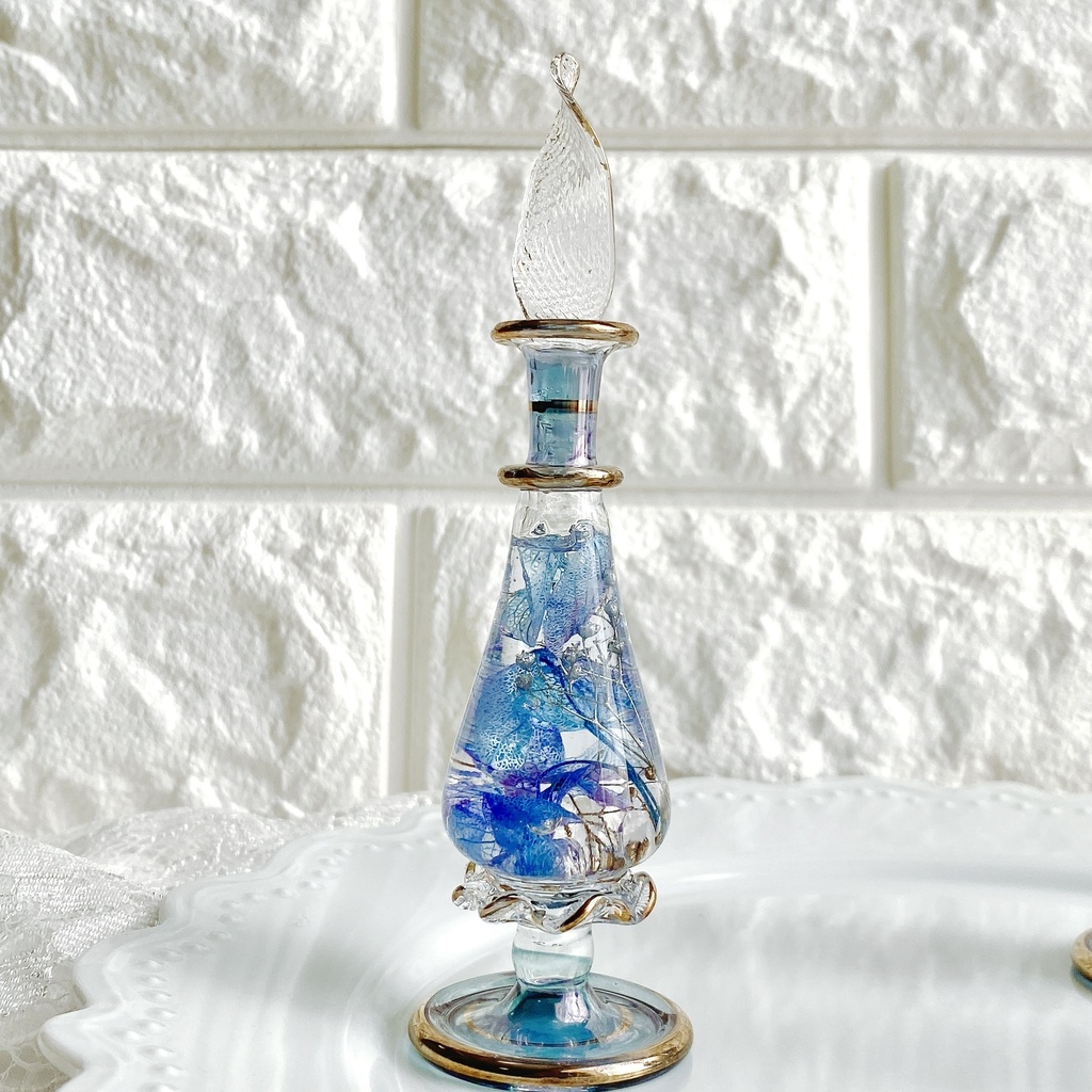 紫陽花とかすみ草の香水瓶ハーバリウム❁⃘*.゚