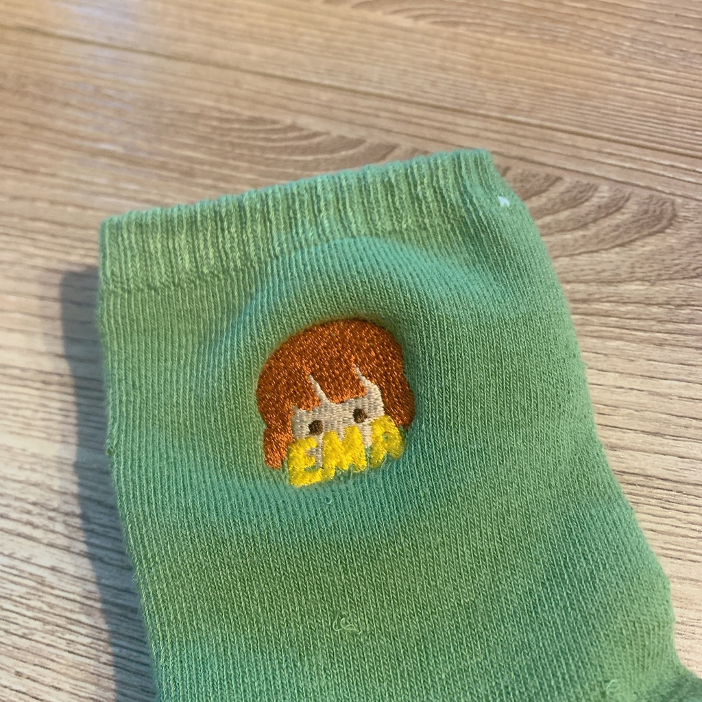 エマモチーフ靴下