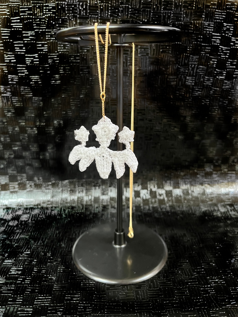 家紋レース編みのネックレス('24,9,15初出品)