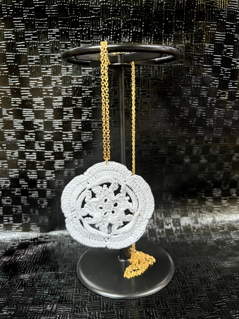 家紋レース編みのネックレス('24,9,15初出品)