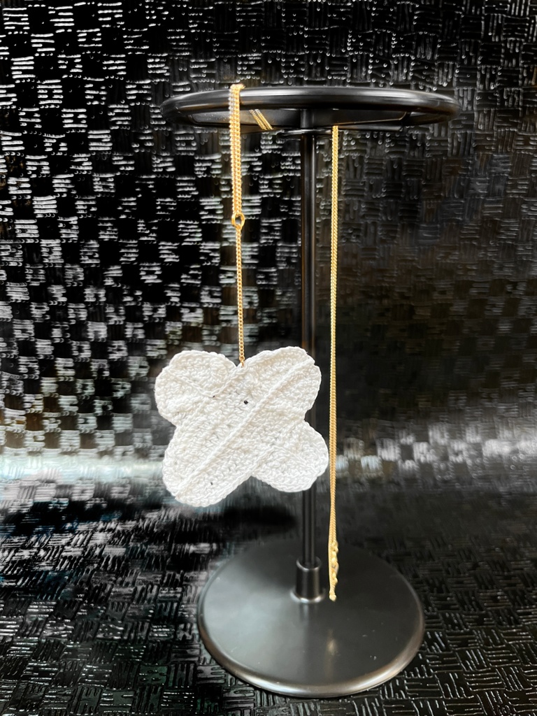 家紋レース編みのネックレス('24,9,15初出品)