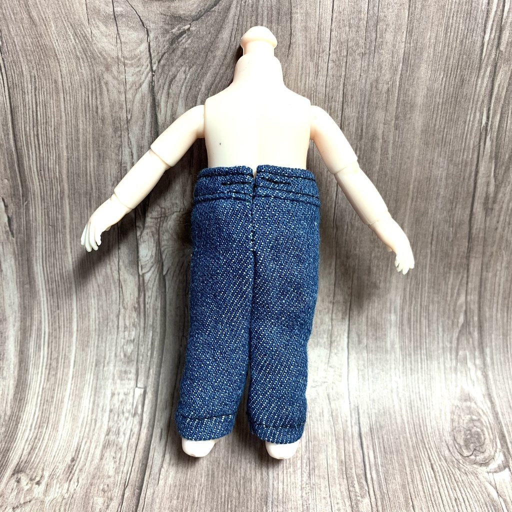 ブルーデニムパンツ