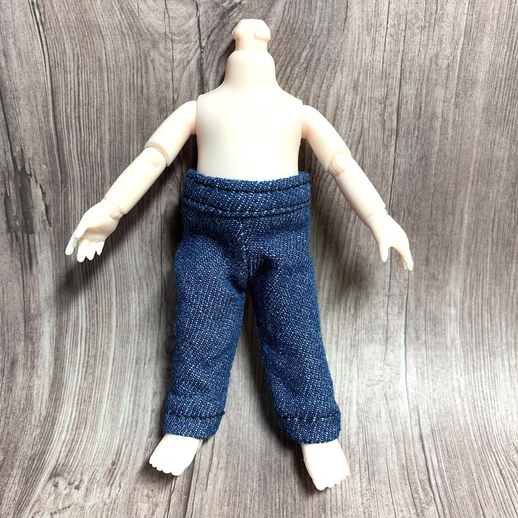 ブルーデニムパンツ