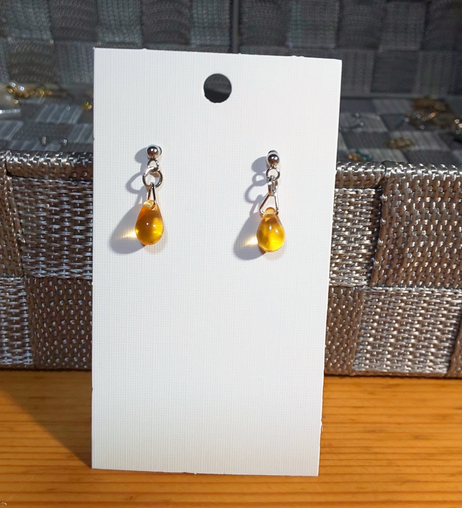 〈黄色・イエロー〉チェコドロップ ✳ シンプル 1粒 ピアス