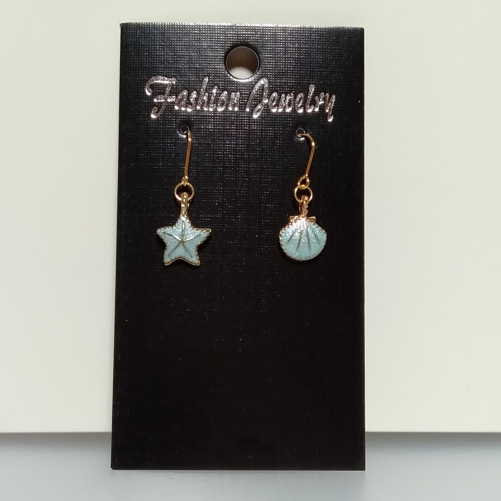 【夏・色違いあり】ヒトデと貝殻 ☆ シンプルピアス