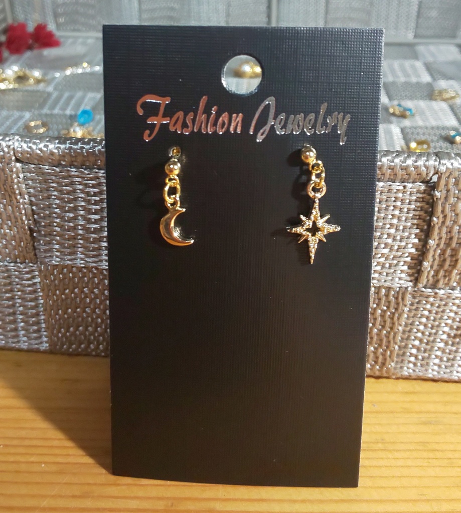 ムーン＆スター✩.*˚小さめピアス