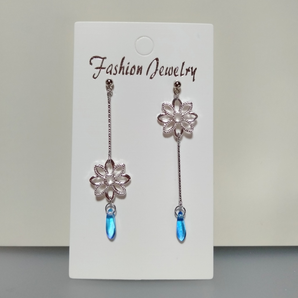 【リニューアル&新色追加】『クリアブルー』お花とミニダガー ꕤ︎︎ アシンメトリー ピアス