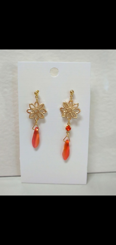 お花とチェコドロップ*アシンメトリーピアス