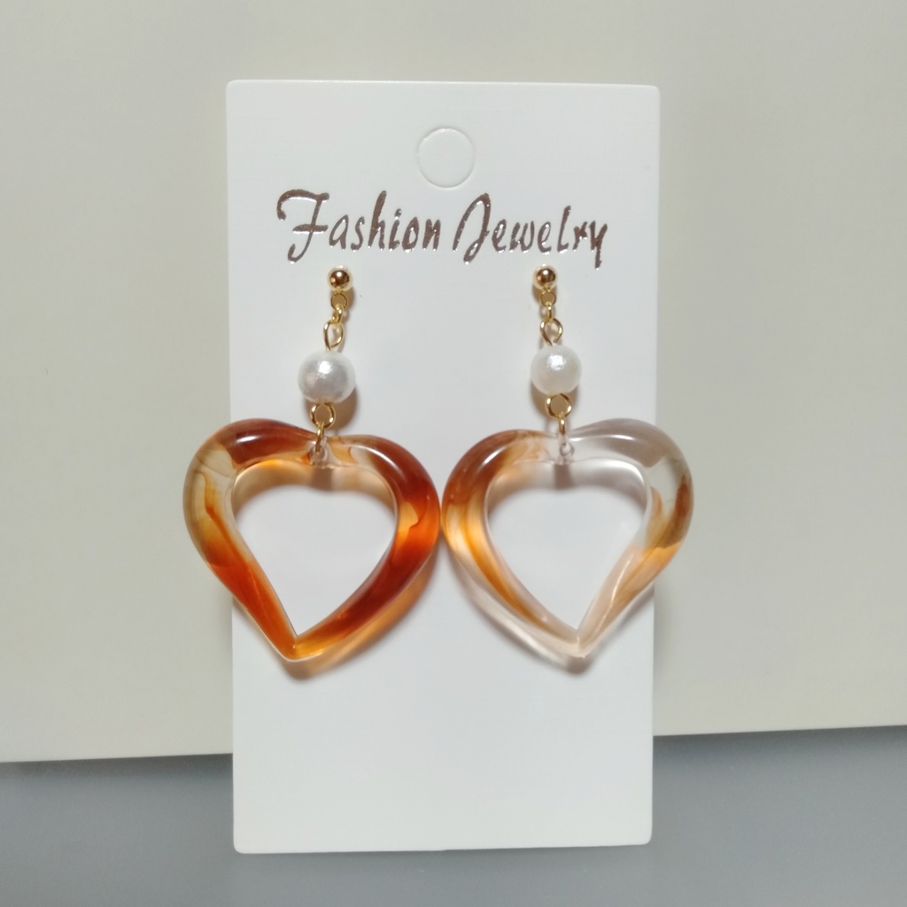 【秋.冬】べっ甲ハート & 赤色チェコドロップ ♡ 大きめ アクリル ピアス