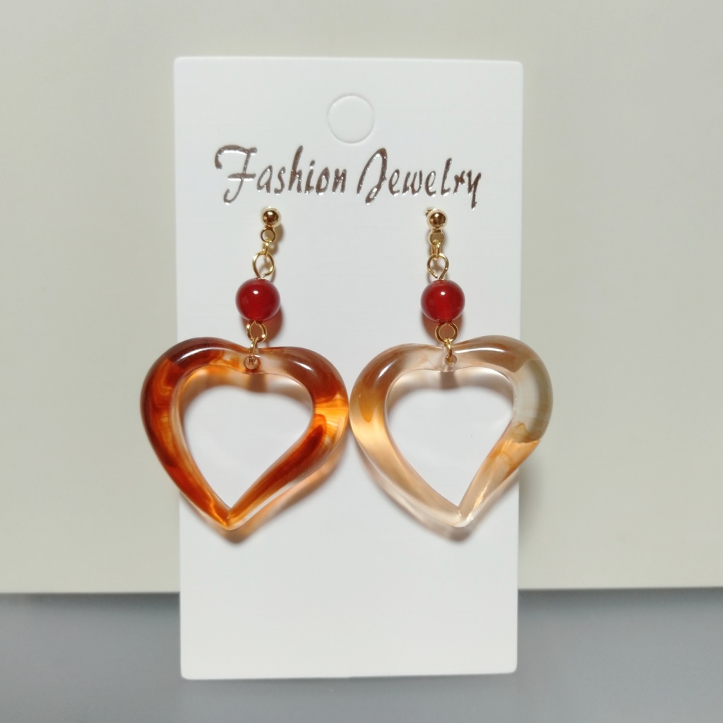 【秋.冬】べっ甲ハート & 赤色チェコドロップ ♡ 大きめ アクリル ピアス