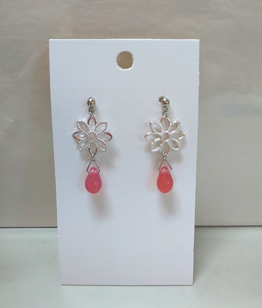 お花とミルキーピンクチェコ＊ピアス