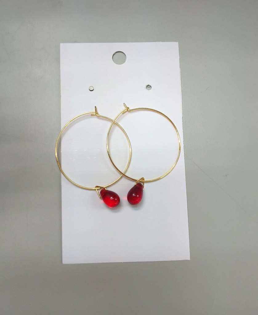 【10色、色違い✔】赤色チェコドロップ✳フープピアス