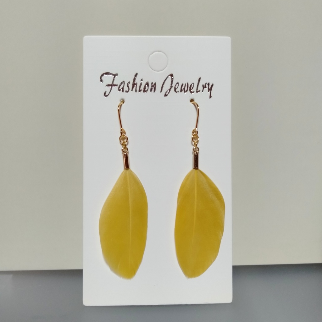 【一点物】ピンクフェザー ✳ シンプル ピアス〈色違いあり〉