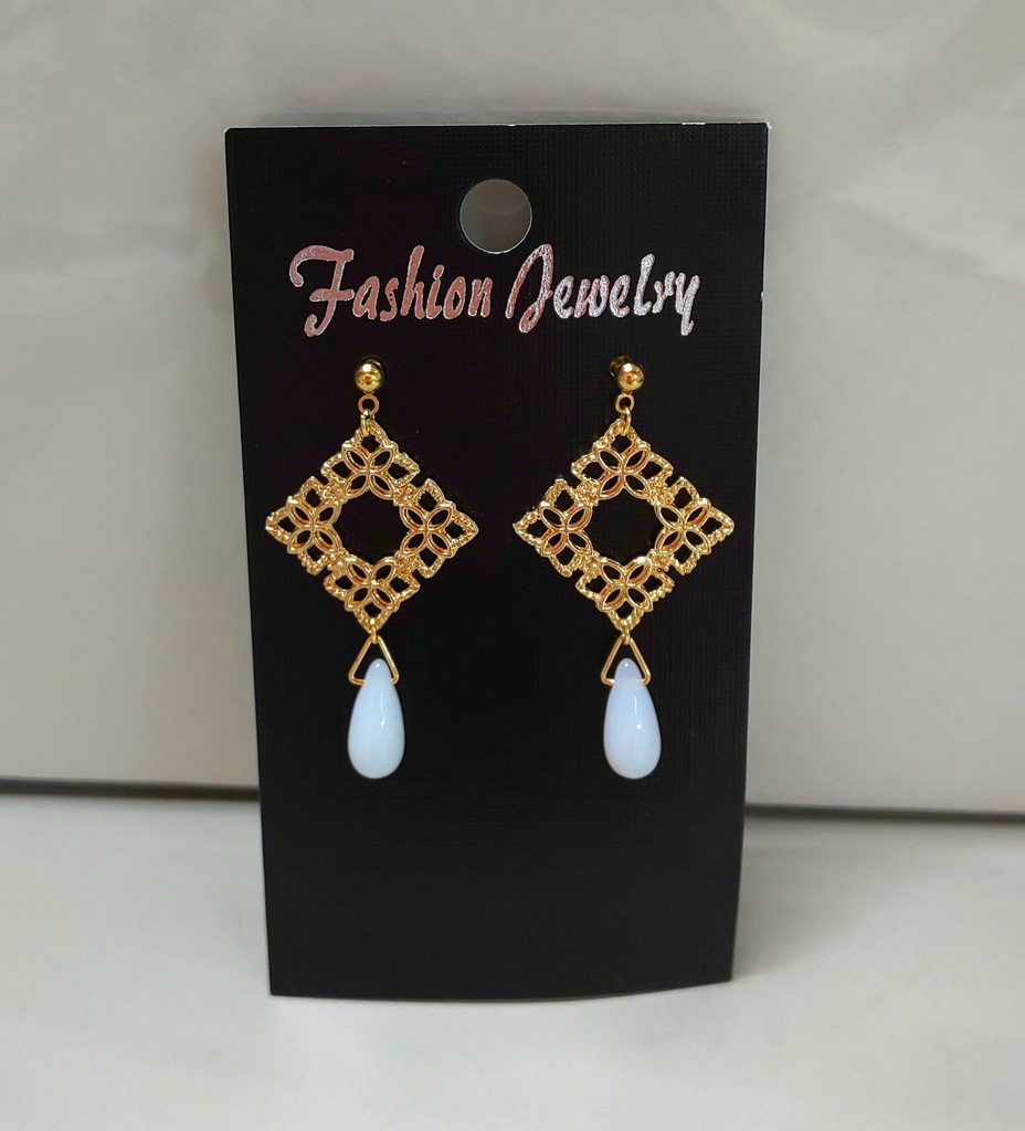 フラワースクエアと水色チェコ*ピアス