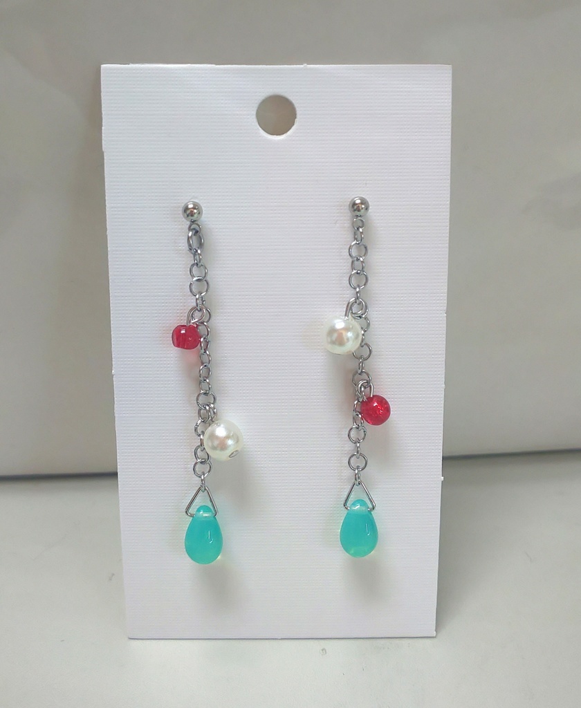 パールとビーズとミルキーグリーンチェコ＊ピアス