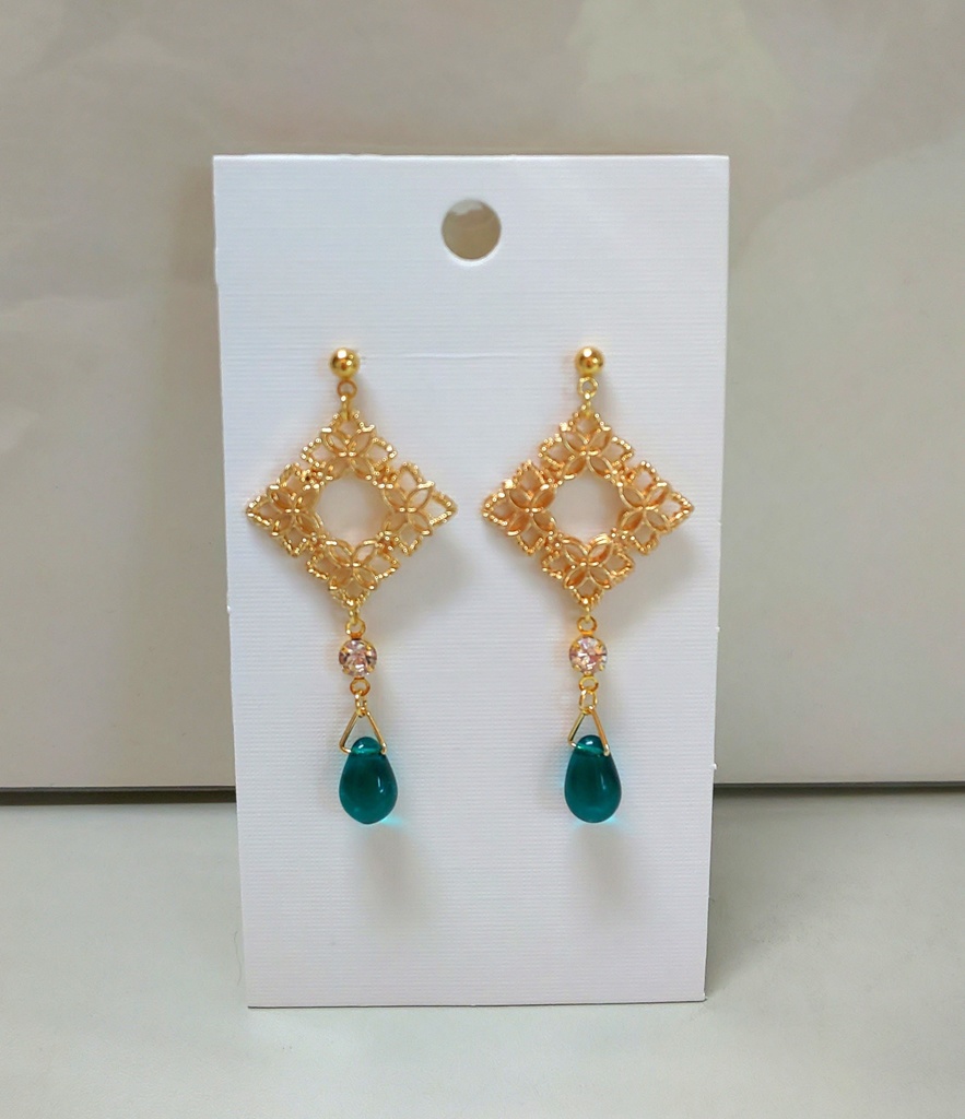 フラワースクエアと水色チェコ*ピアス