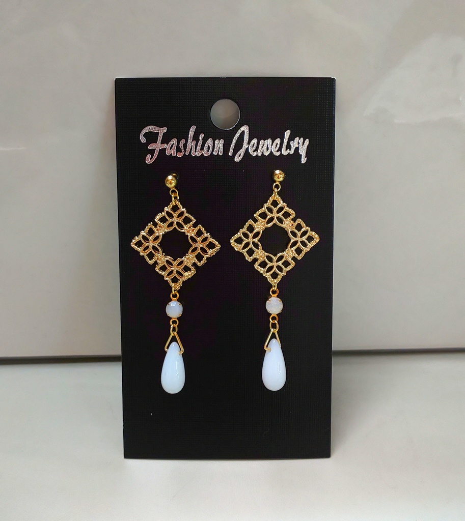 フラワースクエアと水色チェコ*ピアス