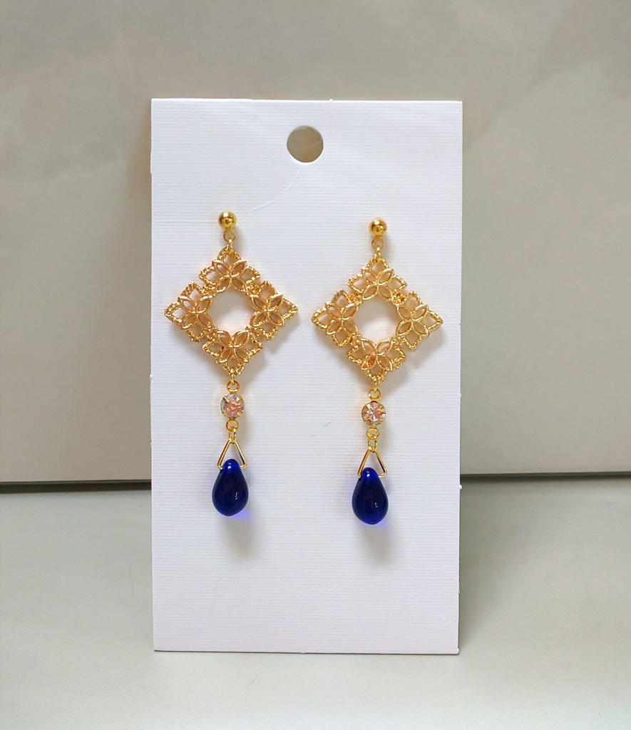 フラワースクエアとグリーンチェコ*ピアス