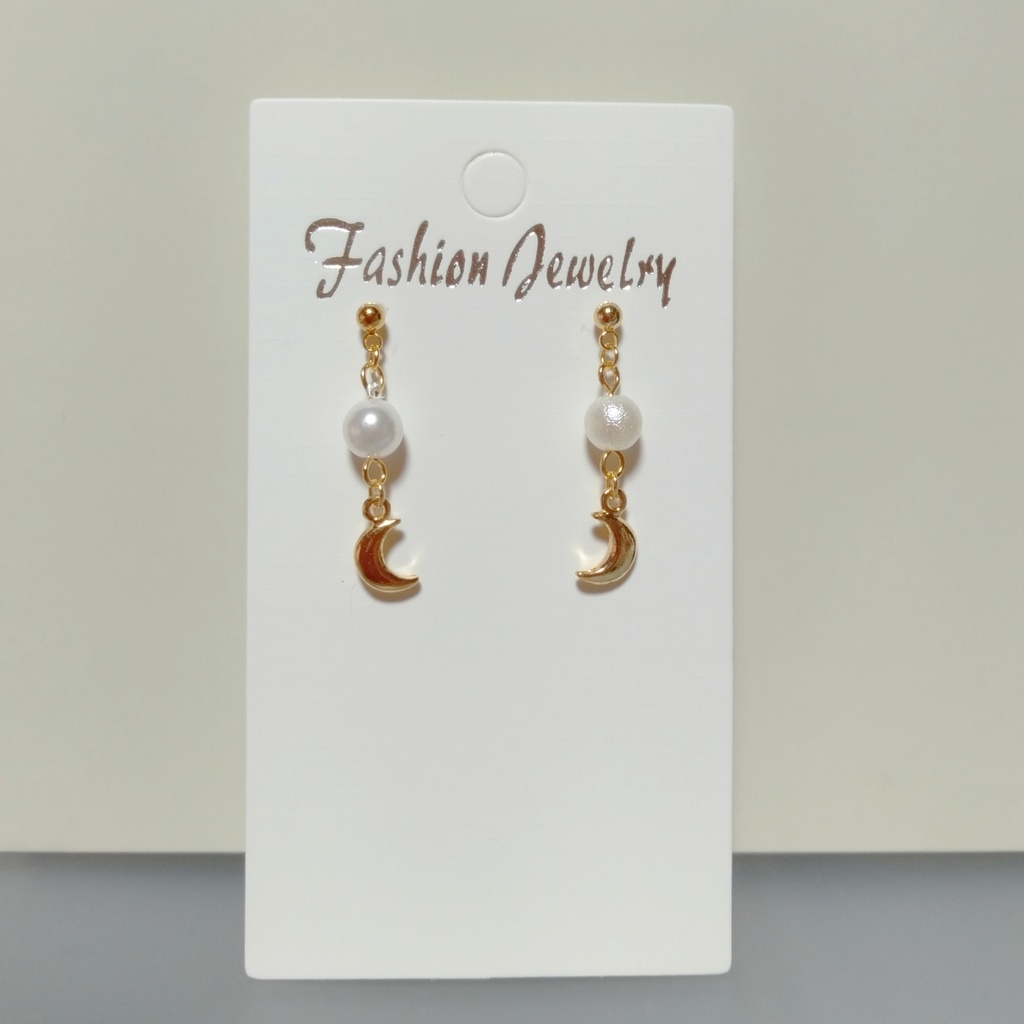 〈シルバー〉小さな三日月 ☪︎ シンプル ピアス