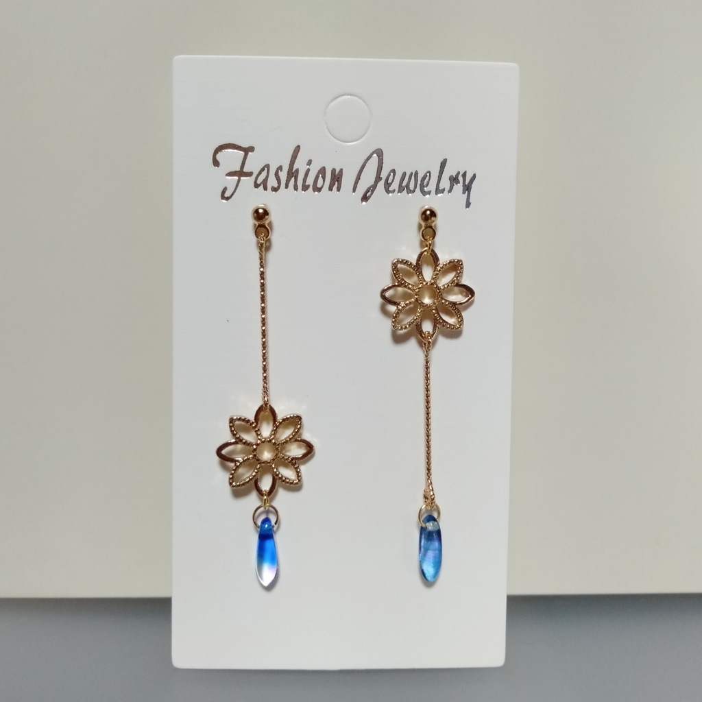 【リニューアル&新色追加】『クリアブルー』お花とミニダガー ꕤ︎︎ アシンメトリー ピアス