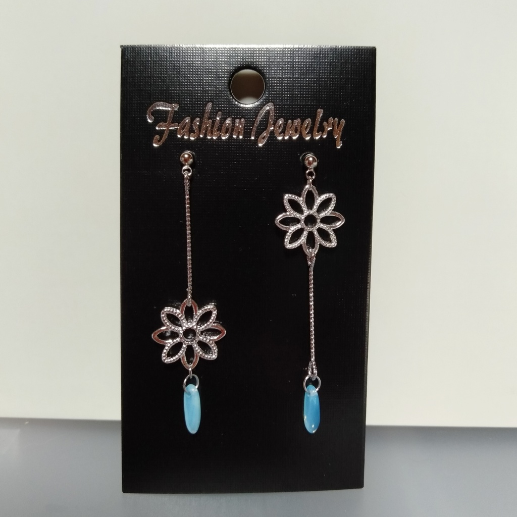 【リニューアル&新色追加】『クリアブルー』お花とミニダガー ꕤ︎︎ アシンメトリー ピアス