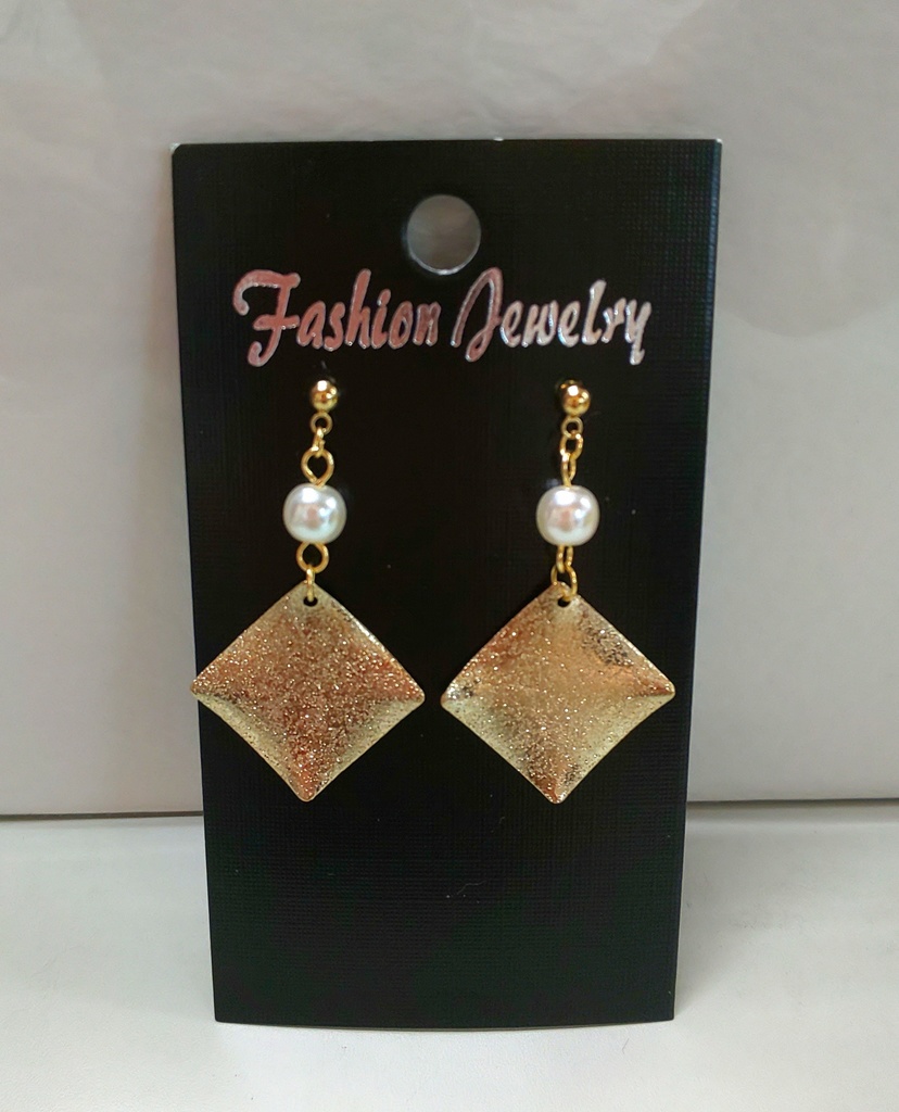 パールとキラキラスクエア◇ピアス