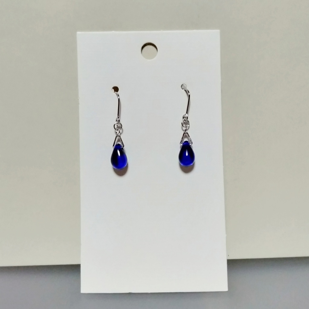 〈白・ホワイト〉チェコドロップ✳シンプル 1粒 ピアス