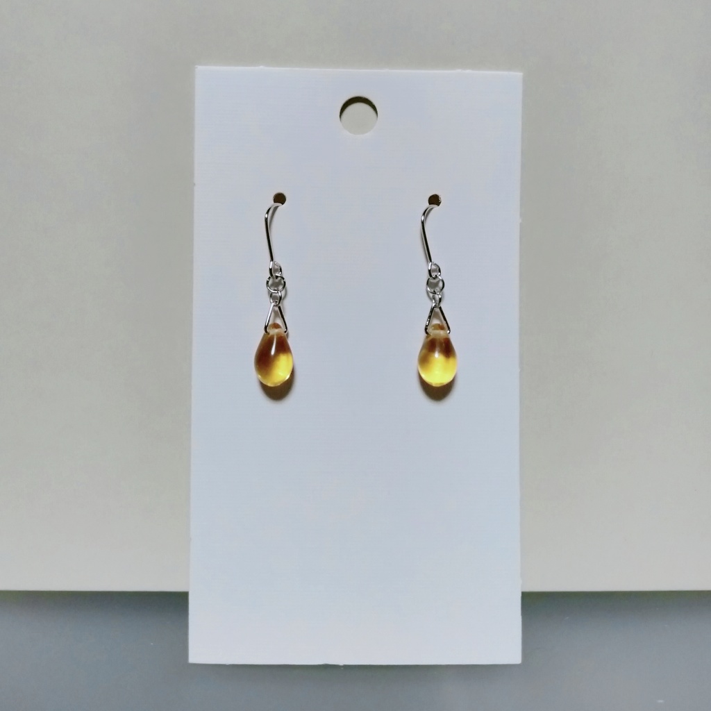 〈白・ホワイト〉チェコドロップ✳シンプル 1粒 ピアス