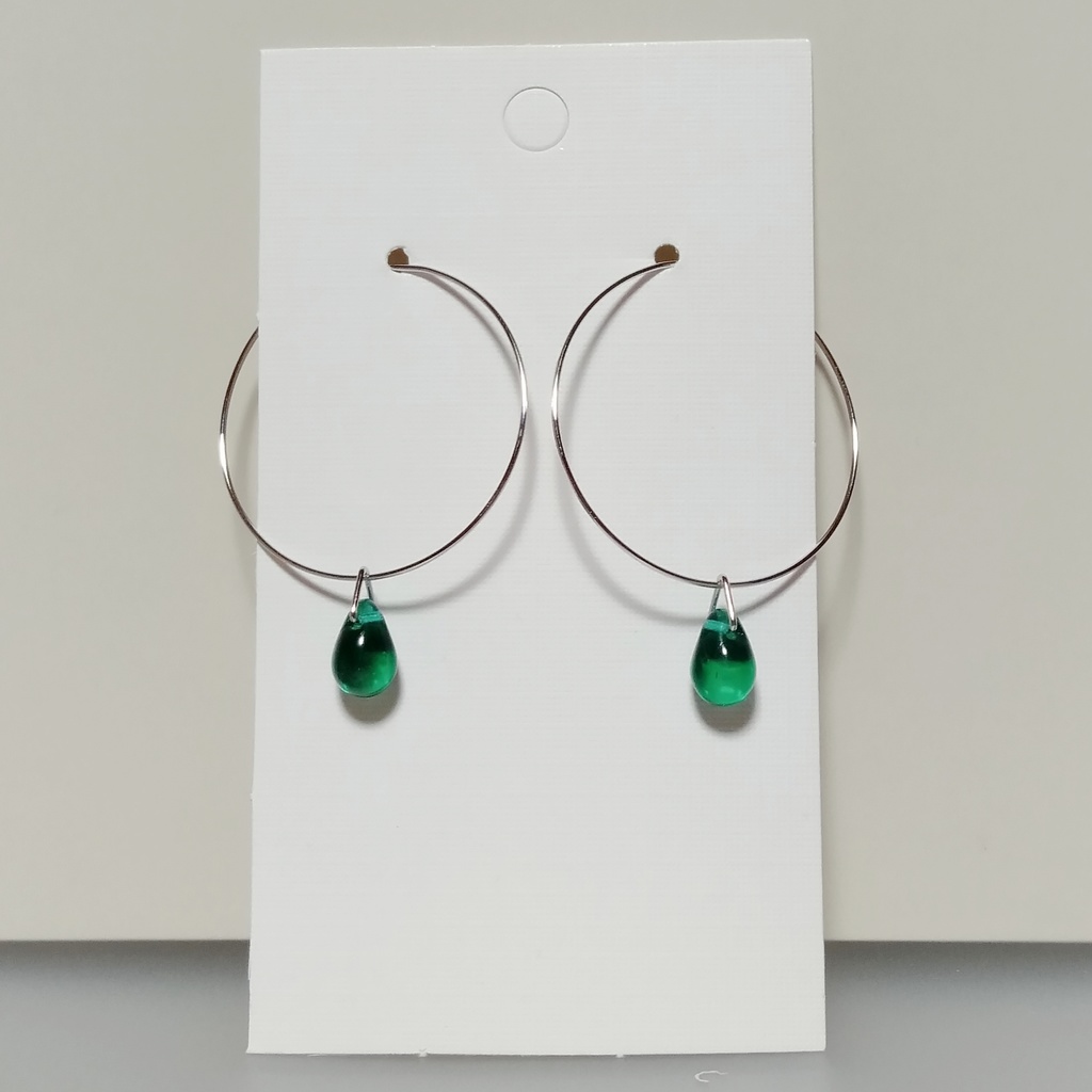 〈New〉『白』チェコドロップ ✳ シンプル フープピアス