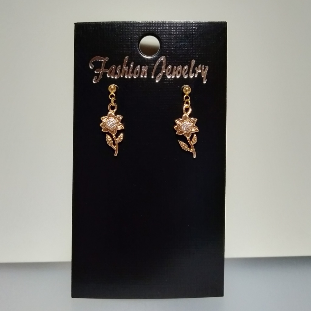 〈New〉【在庫数 残②】小さなひまわり ✲ シンプル ピアス