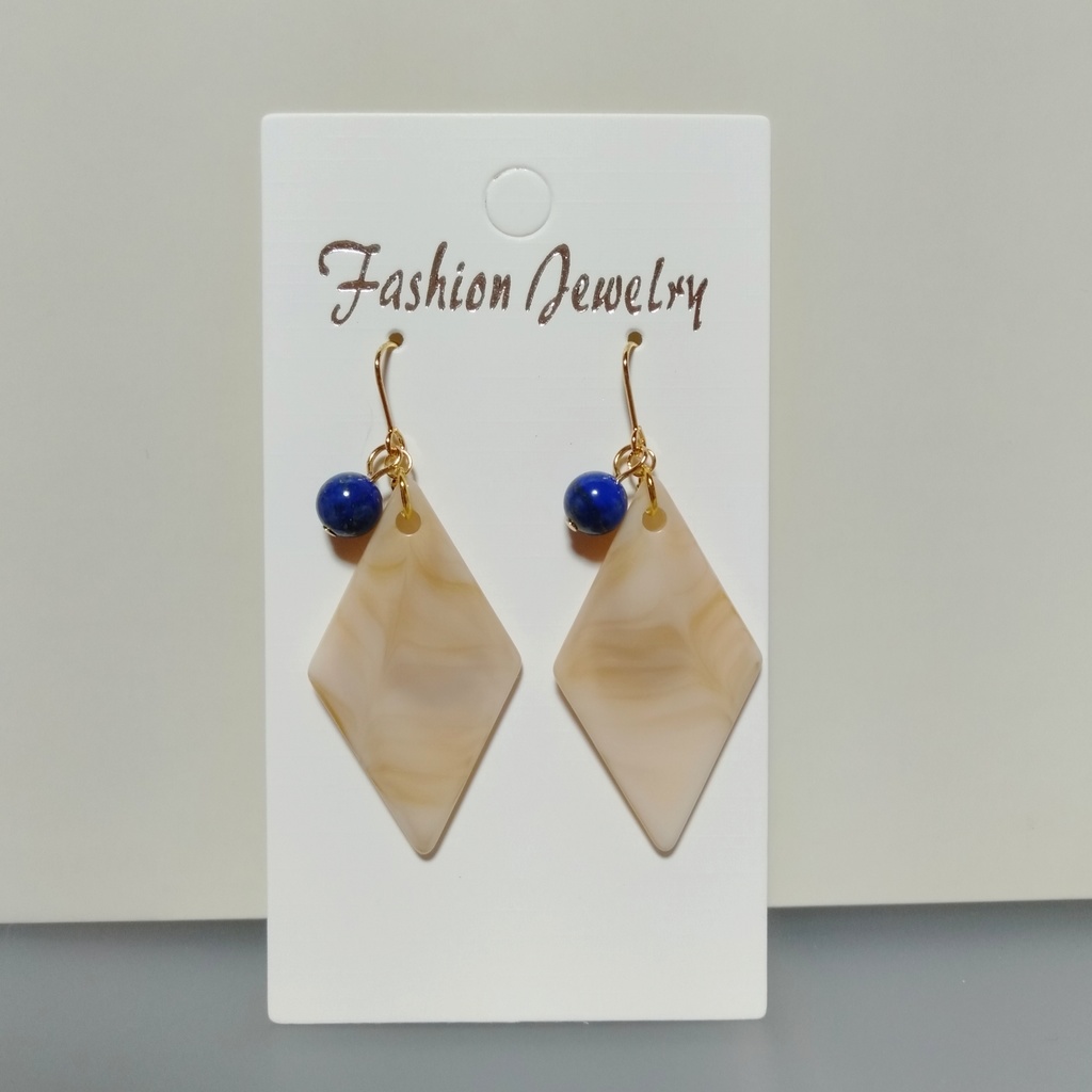 【Νew・秋.冬】カフェオレカラー ひし形チャーム ◇ シンプル アクリル ピアス