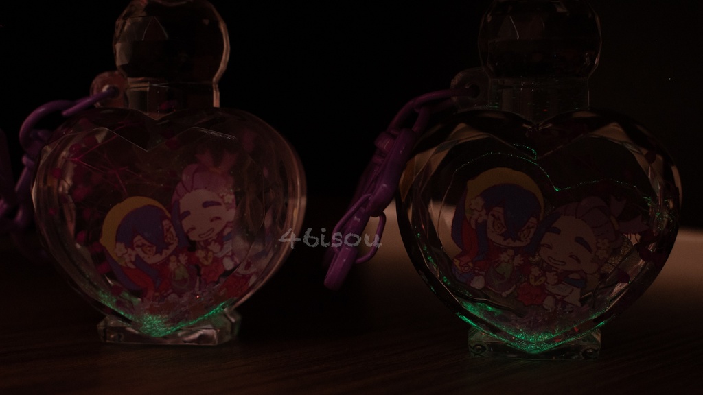 パフュームボトルオイルキーホルダー