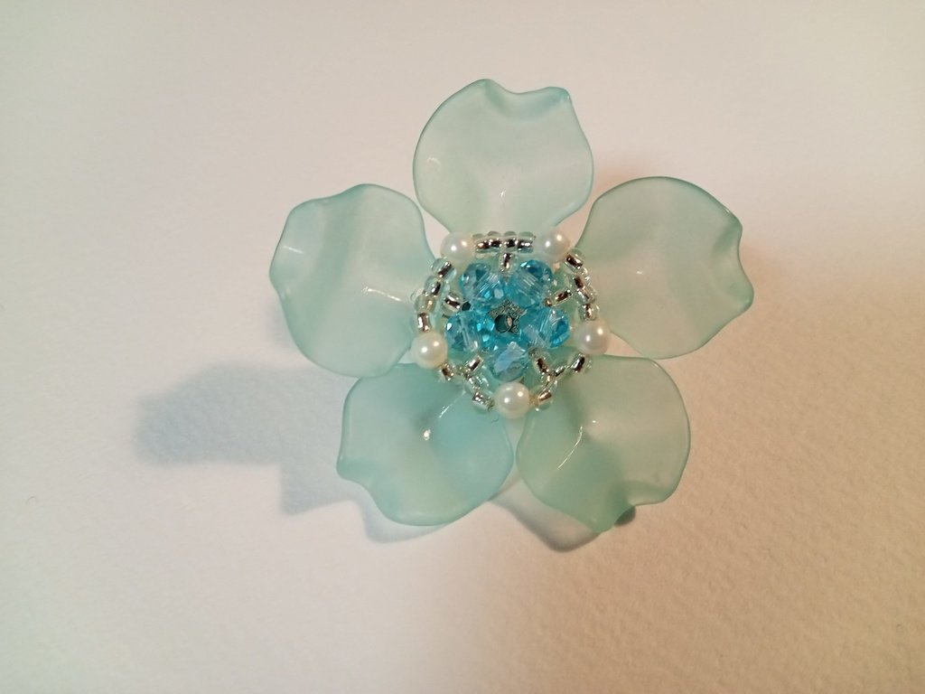 桜のブローチ