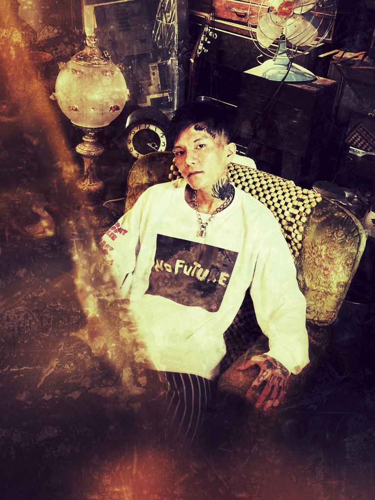 『NO FUTURE』Long Sleeve T-Shirt(ロンT)