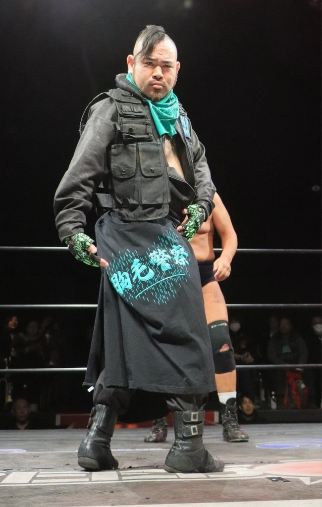 胸毛警察サイバーカラーTシャツ