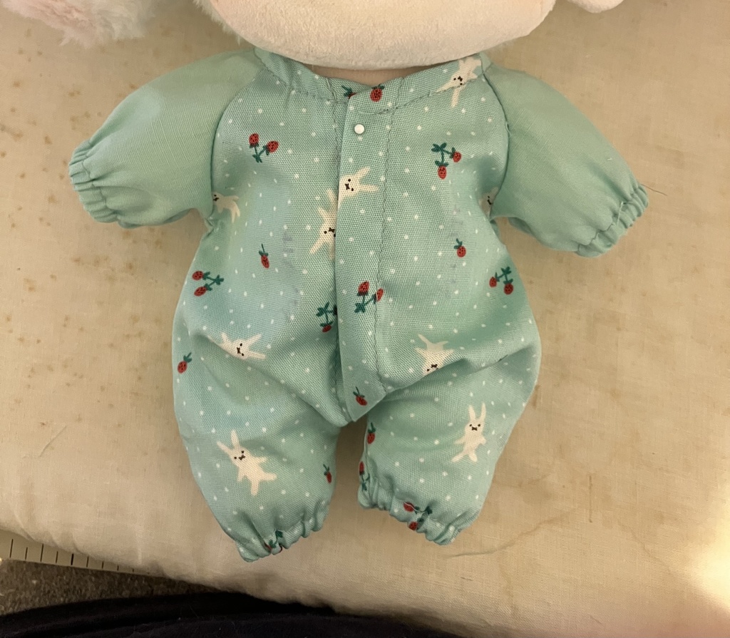 【型紙】20cm用　ぽってりロンパース