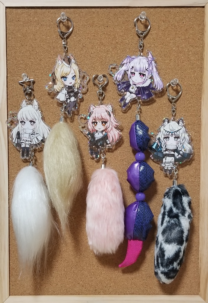 アークナイツ しっぽチャーム付き うるつやラメアクキー