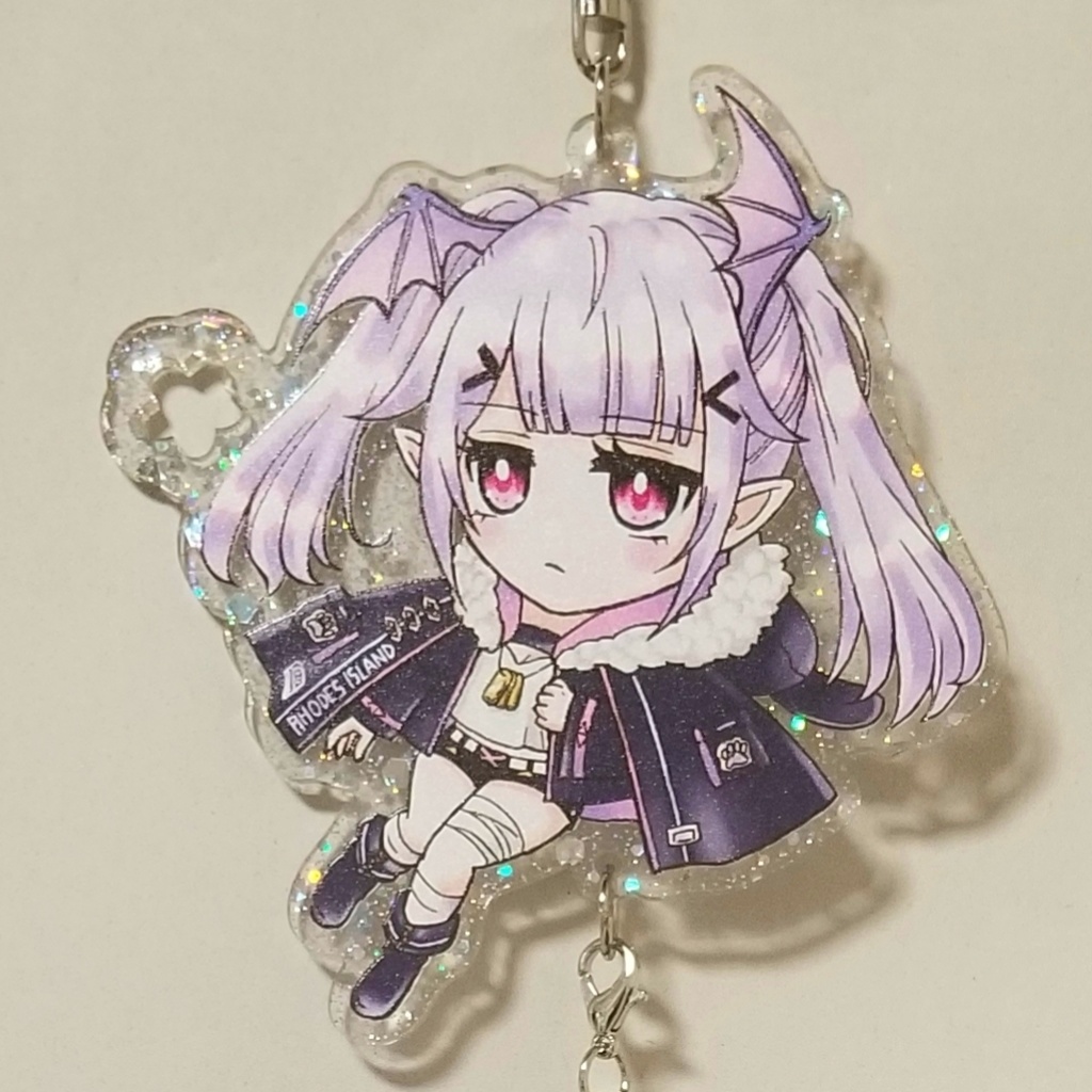 アークナイツ しっぽチャーム付き うるつやラメアクキー