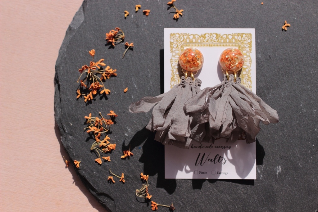 金木犀のシフォンピアス