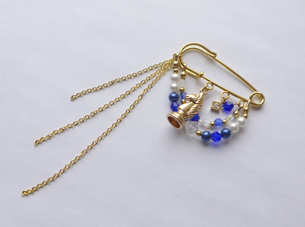 Knightsイメージピンブローチ