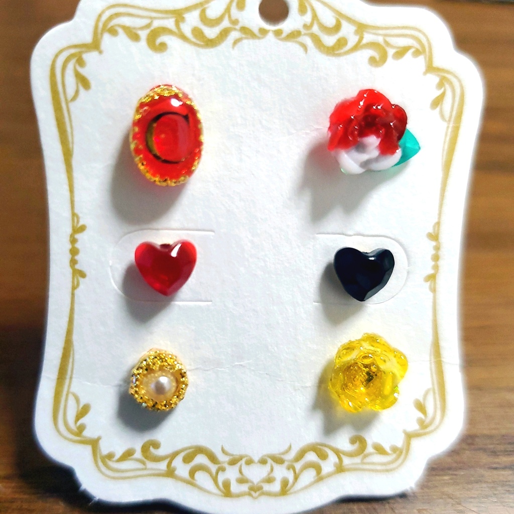 ツイステ ハーツラビュル寮 ケイト イメージ 薔薇 ハート ピアス