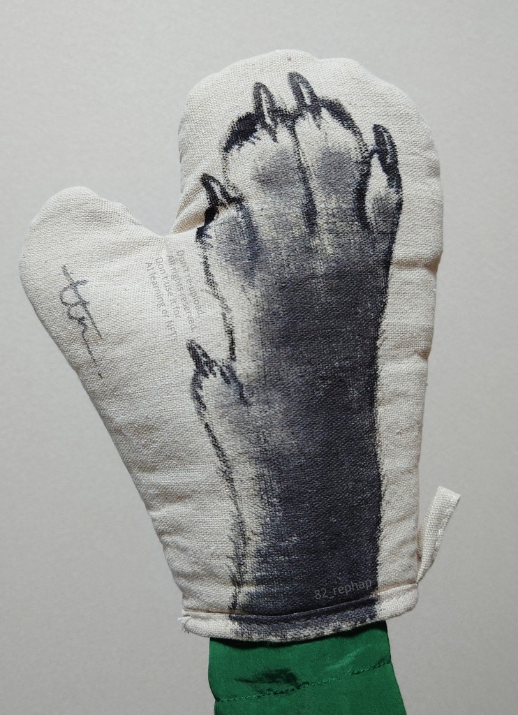 変身おててミトン