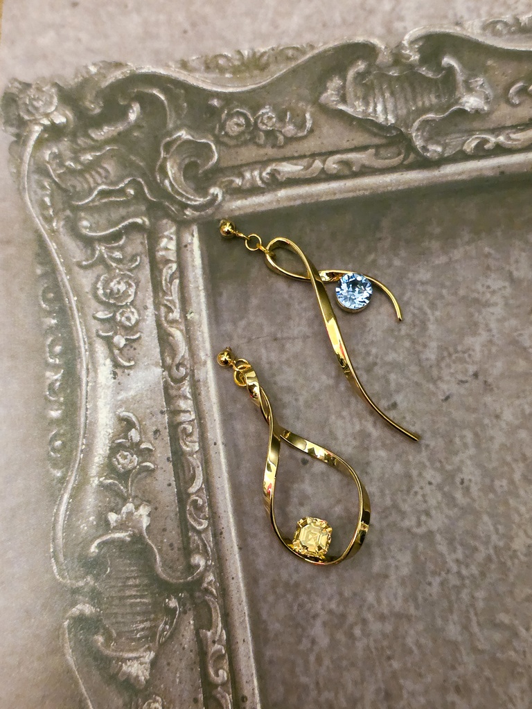 アシンメトリーピアス・イヤリング