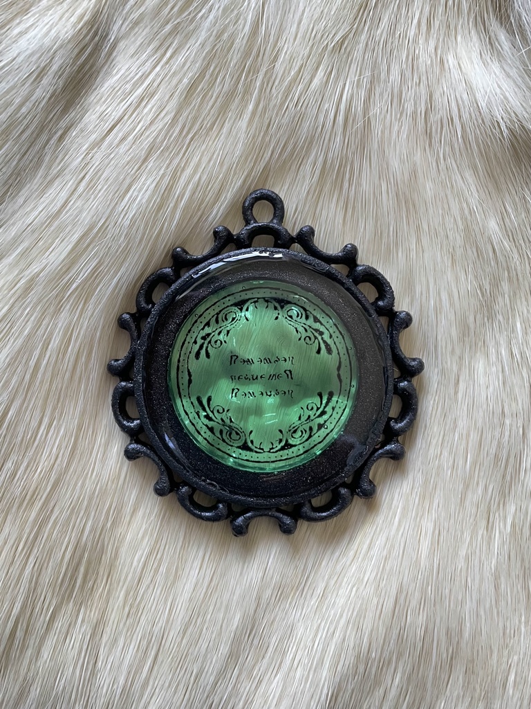 アーモロートイメージ:メッセージペンダント