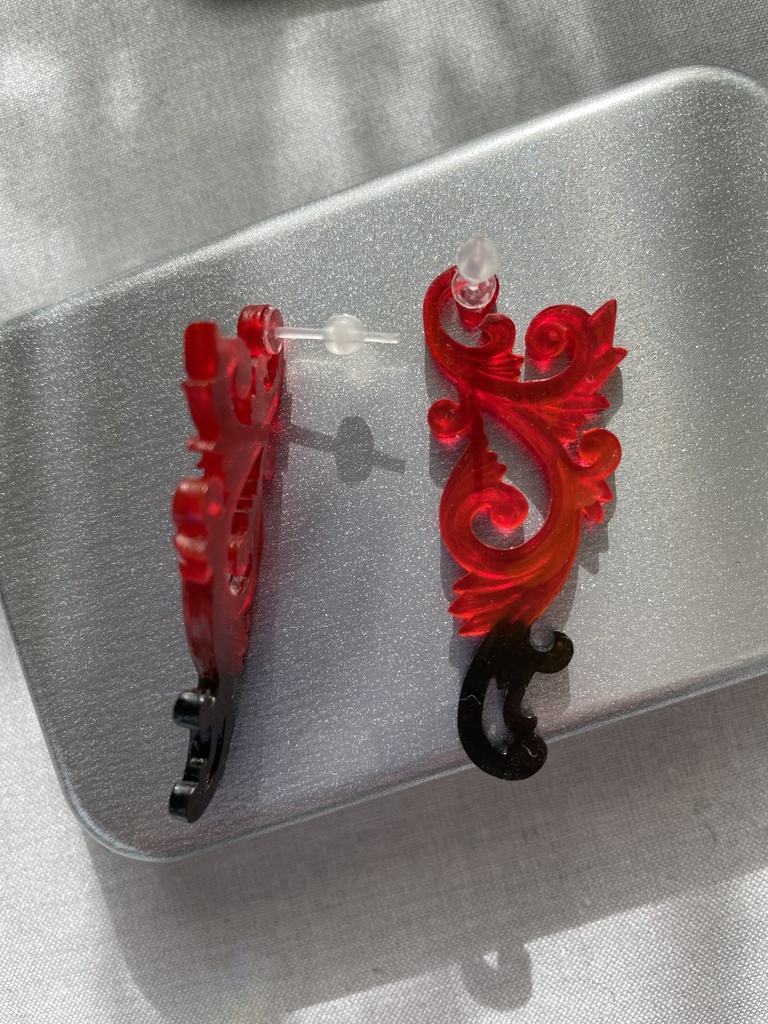 ハーデスイメージ:ピアス