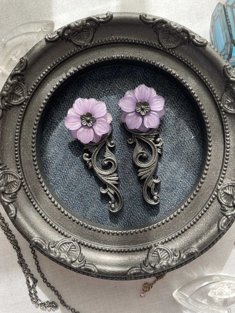 ハーデスイメージ:ピアス